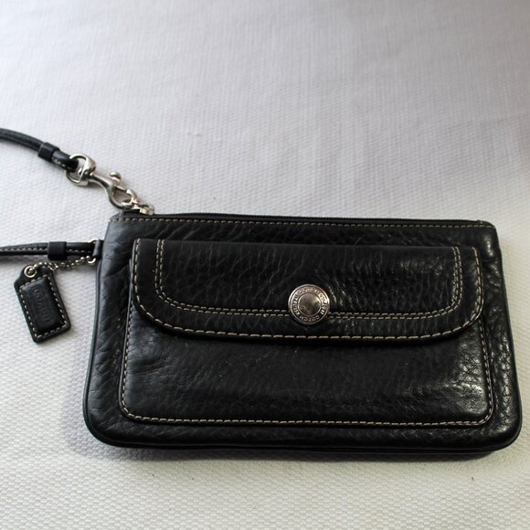 COACH Black Pebbled Leather Wristlet - Picture 1 of 7